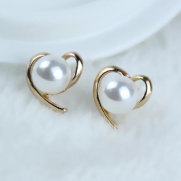 2pcs Heart Pearl Stud Push-Back Earrings Rose Gold Color - Picture 1 of 4